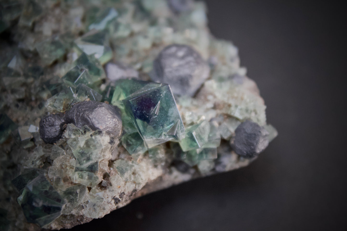 Tiny Twins Pocket Fluorite 20