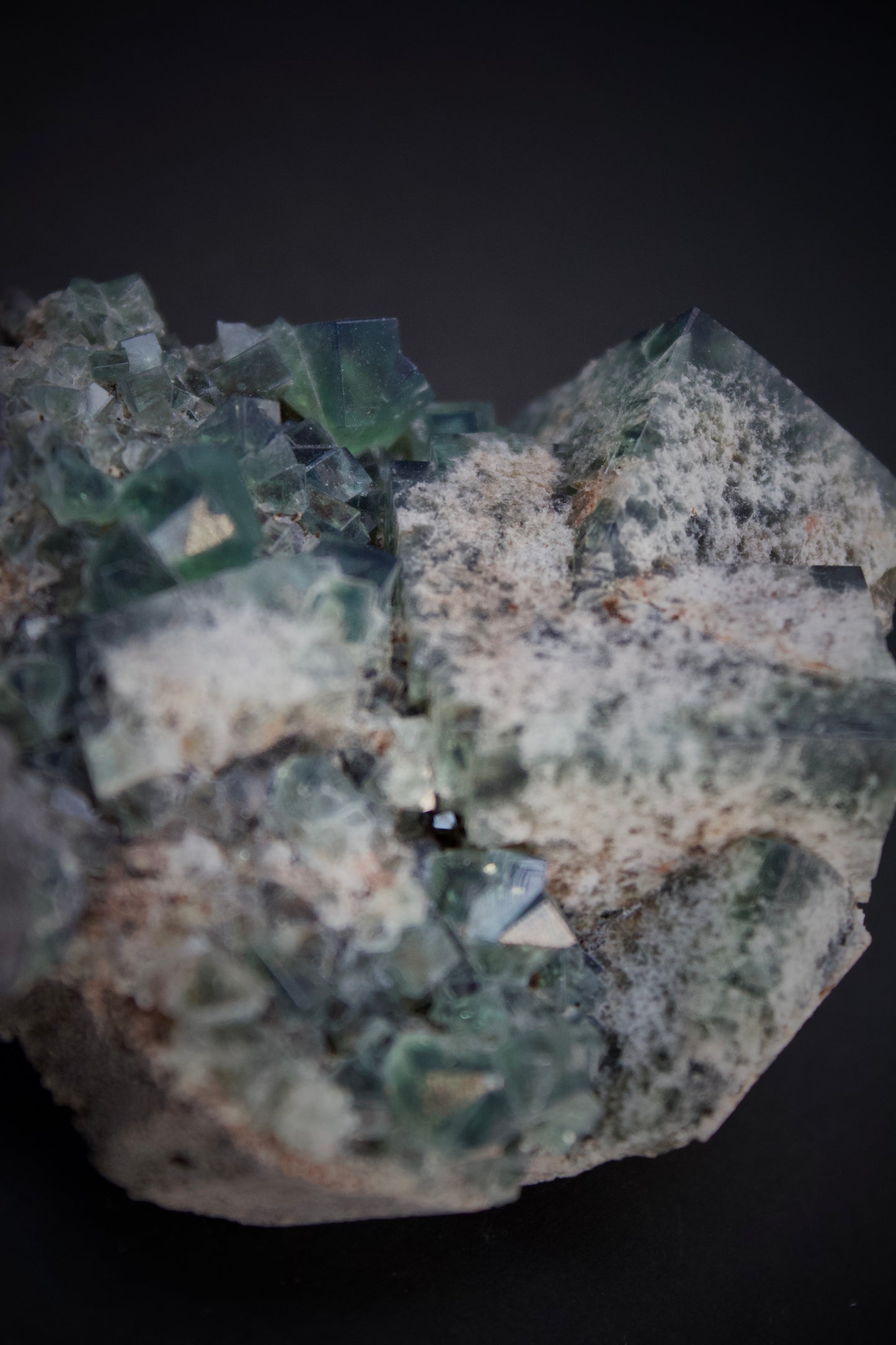 Tiny Twins Pocket Fluorite 22