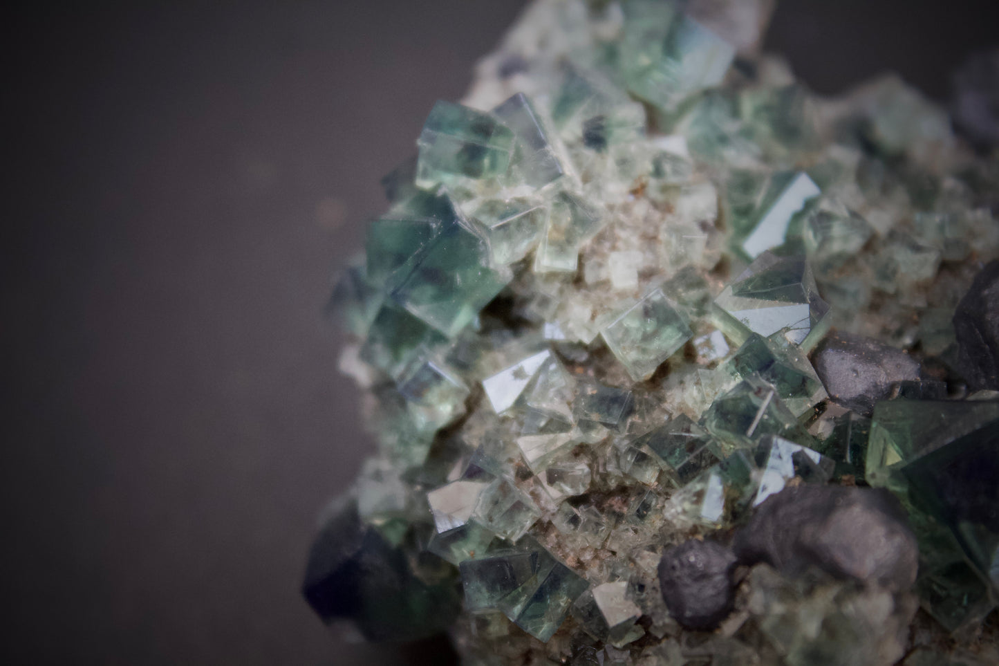 Tiny Twins Pocket Fluorite 20