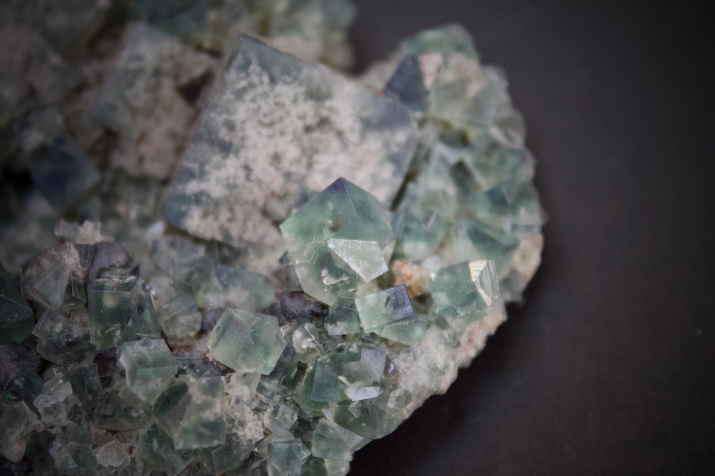 Tiny Twins Pocket Fluorite 21
