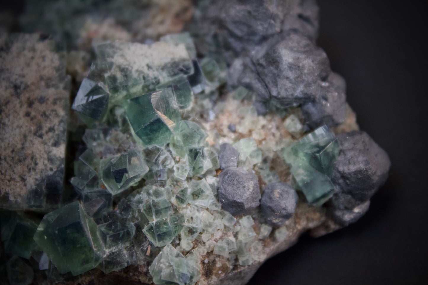 Tiny Twins Pocket Fluorite 22