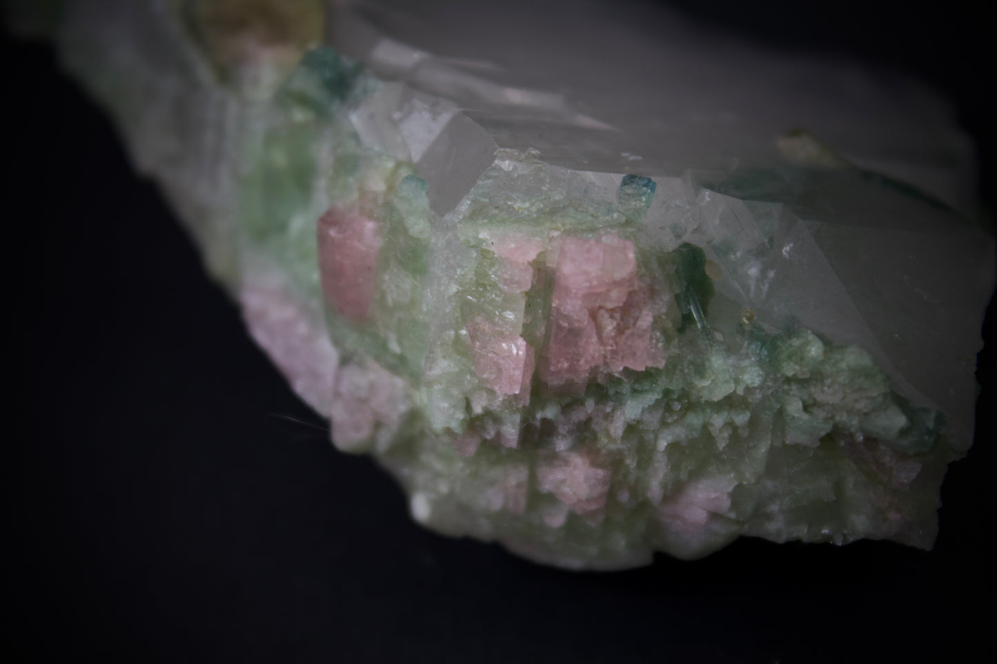 Quartz with Tourmaline 9
